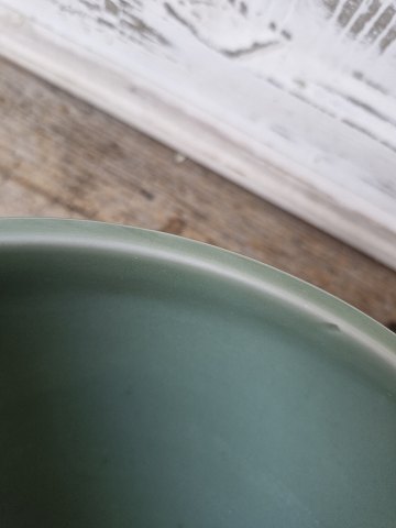 Bode Willumsen for Royal Copenhagen stor unika skål i smuk grøn glasur fra 1949