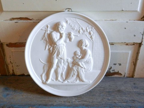 B&G stor Thorvaldsens årstids plakette med efterårs motiv.Diameter 28,5cm.