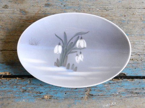 Royal Copenhagen Art Nouveau skål med vintergækker no. 2685/852