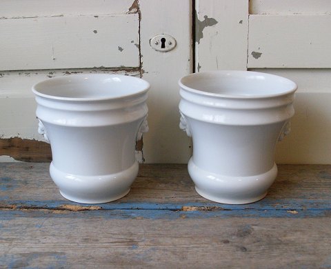 Par Villeroy & Boch urtepotter med løve hoveder