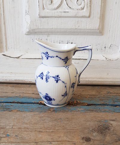 Royal Copenhagen Musselmalet riflet flødekande no. 60