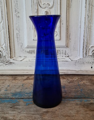 Hyacintglas af blåt optisk vredet glas