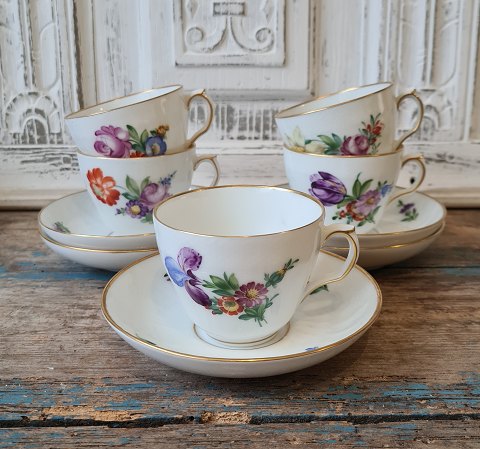 Royal Copenhagen Let Saksisk Blomst kaffekop No. 1800