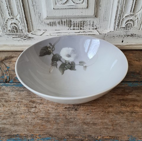 Royal Copenhagen stor Art Nouveau skål dekoreret med hvide snerler no. 2638/12465