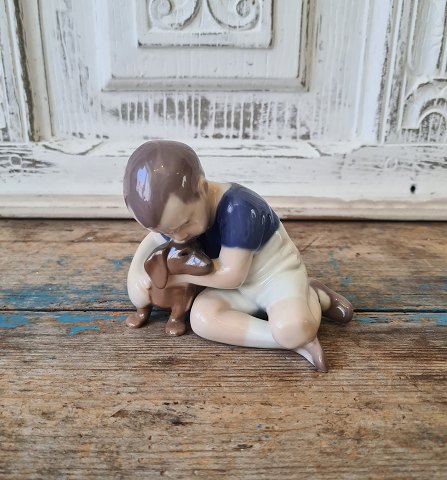 B&G Figur - Dreng med gravhund No. 1951