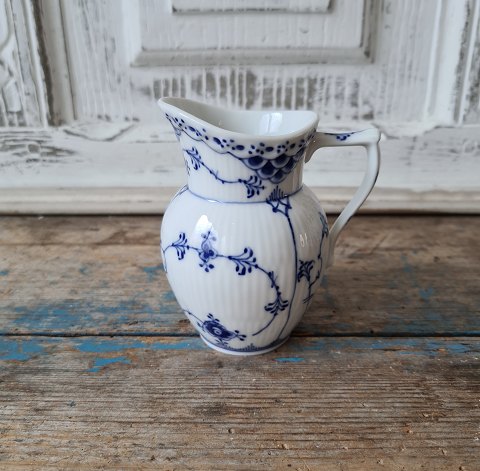 Royal Copenhagen Musselmalet halvblonde flødekandeNo. 522