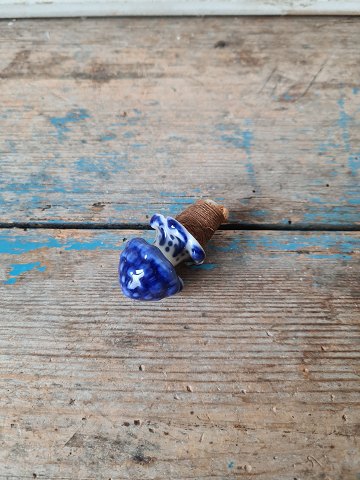 Royal Copenhagen Musselmalet riflet flaskeprop No. 394