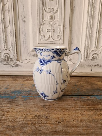 Royal Copenhagen Musselmalet halvblonde lille mælkekandeNo. 561