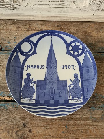 Royal Copenhagen stor Mindeplatte i anledningen af istandsættelsen af Århus Domkirke 1907 - 28 cm.