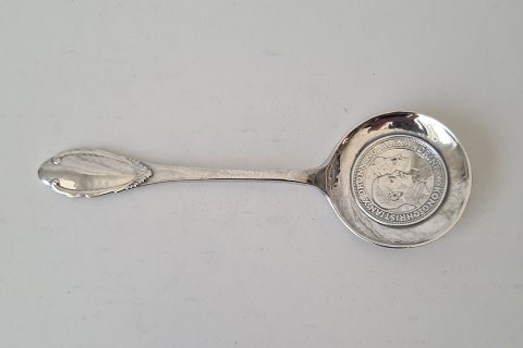 Marmeladeske i sølv med erindrings sølv mønt fra Kong Christian X & Dronning Alexandrines sølvbryllup 1898-1923