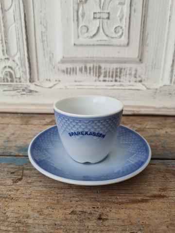 B&G Blå Tone kaffekop med logo "Sparekassen"No. 744