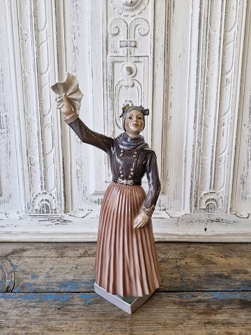 Dahl Jensen figur - Fanøpige der vinker med lommetørklæde no. 1325