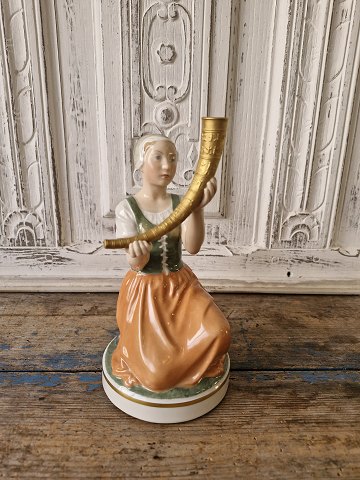 Royal Copenhagen Juliane Marie figur i overglasur - Pigen med guldhornet no. 12242