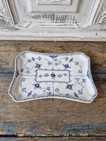 Royal Copenhagen Musselmalet halvblonde bakke no. 716