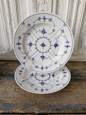 Royal Copenhagen Musselmalet riflet middagstallerken no. 175