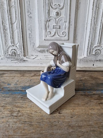 B&G Figur - Den lille pige med svovlstikkerne no. 1655