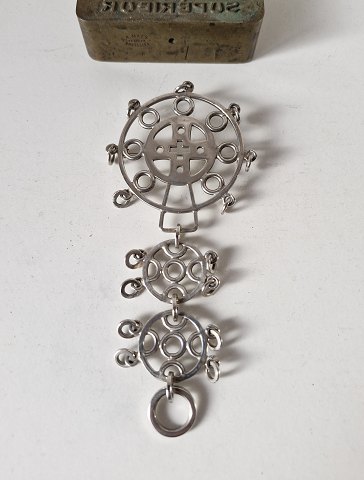 Frank Juhls stor broche i sølv