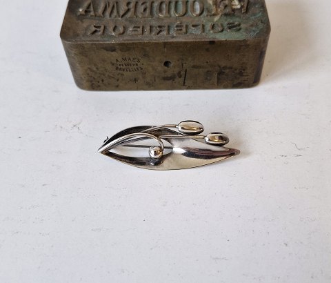 Vintage bladformet sølvbroche af Hermann Siersbøl