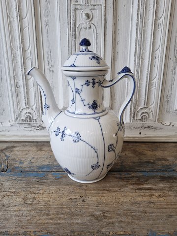 Royal Copenhagen Musselmalet riflet stor kaffekande no. 49