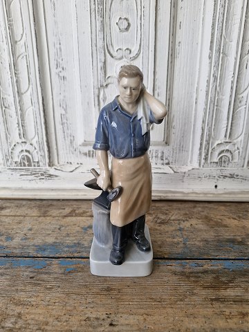 Royal Copenhagen Figur - smed No. 4502