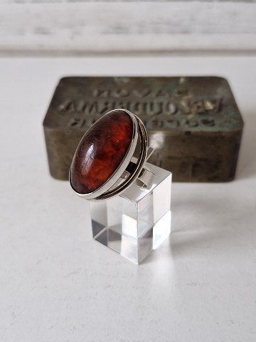 N.E.From vintage ring i sterlingsølv med oval ravperle