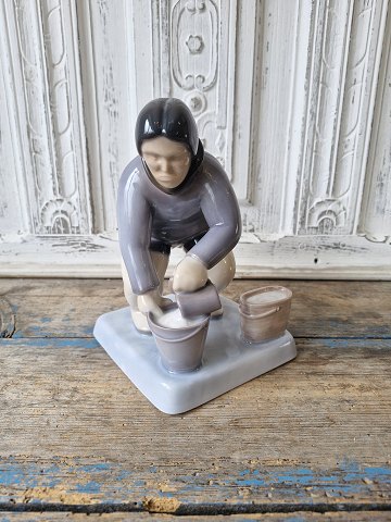 B&G figur - Grønlandsk kvinde no. 2416