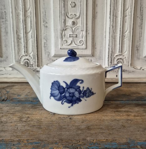 Royal Copenhagen Blå Blomst flettet oval tekande no. 8119