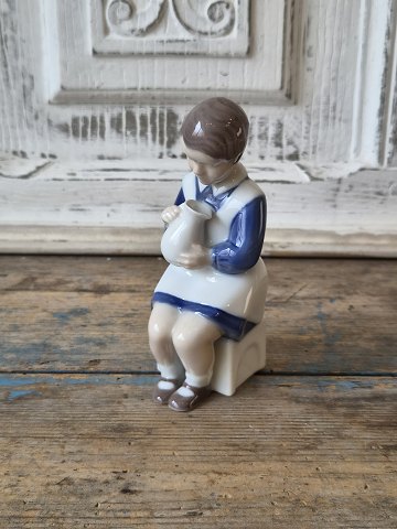 B&G figur - Cathrine - Pige med kande no. 2392